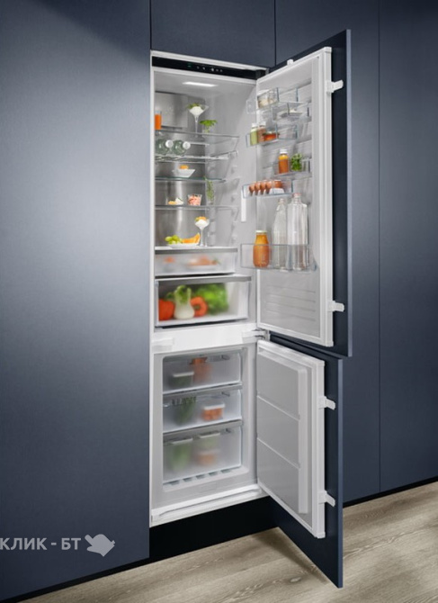 Холодильник ELECTROLUX ENC8MC19S