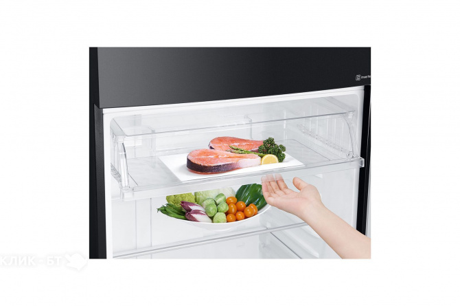 Холодильник LG GN-C702SGBM черный