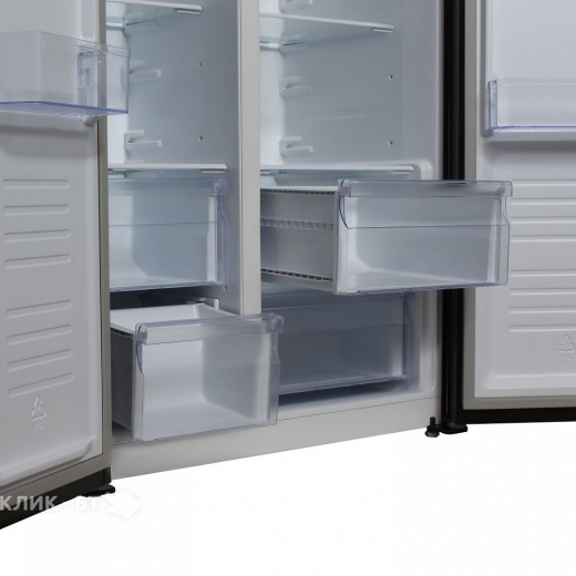 Холодильник HYUNDAI CS5003F черное стекло