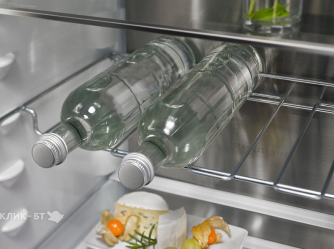 Холодильник ELECTROLUX ENC8MC19S