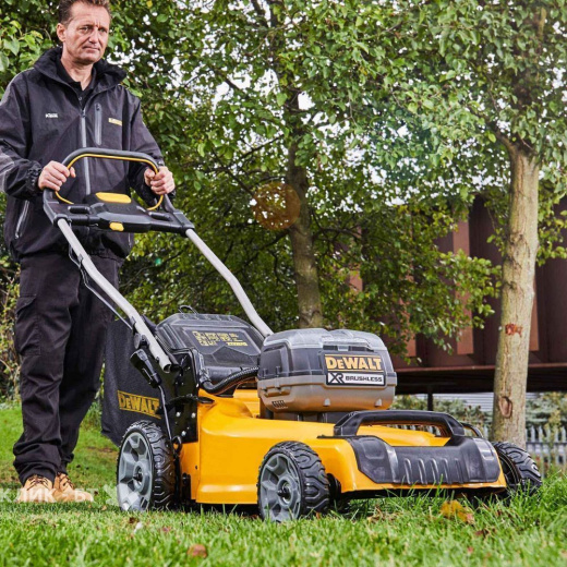 Газонокосилка аккумуляторная DeWalt DCMW564N-XJ