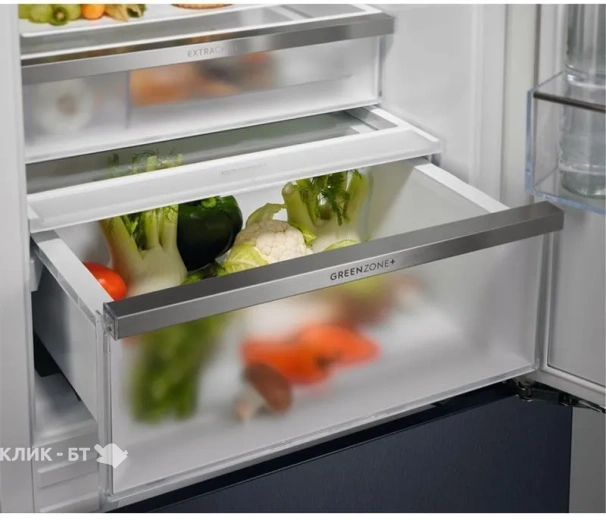 Холодильник ELECTROLUX ENC8MC19S